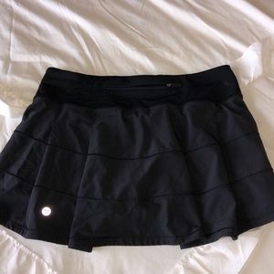 Black lululemon skirt